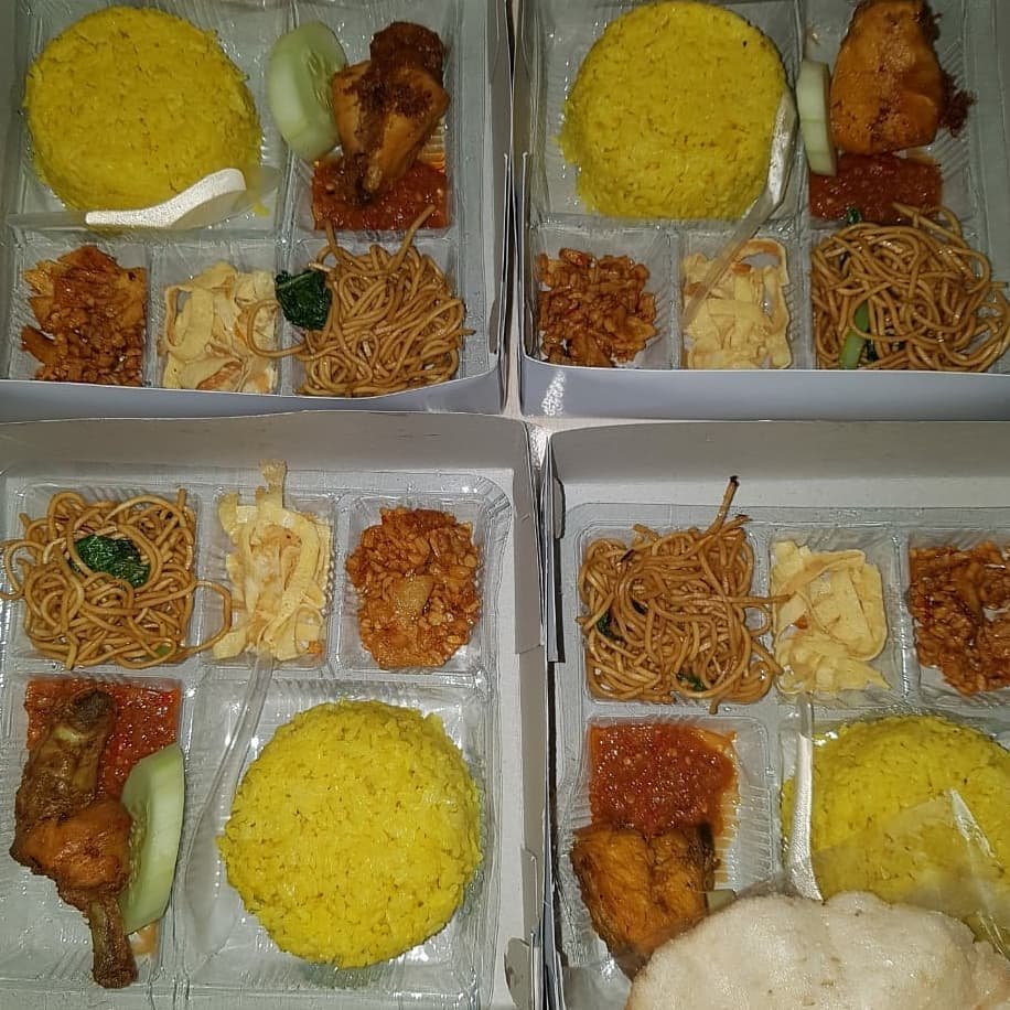 Nasi kuning 1 - Nasi Kotak bekasi